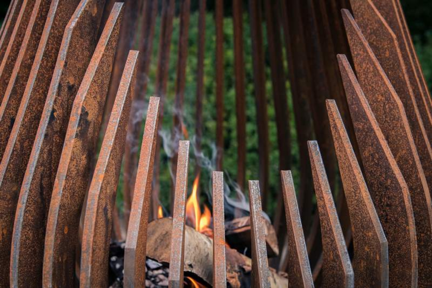 Customers sometimes ask me how they should fire up a fire pit.